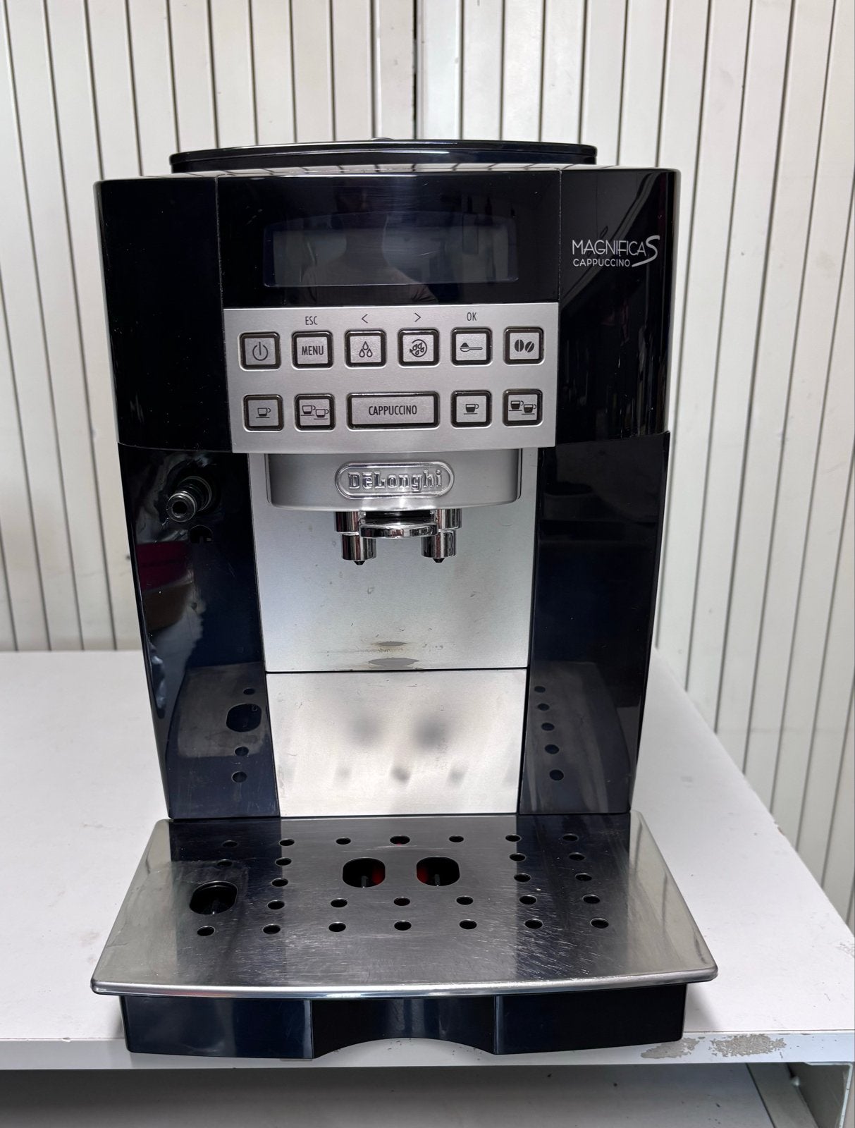 De'Longhi Magnifica S Cappuccino ECAM22.36X Koffiemachine, Witgoed en Apparatuur, Koffiezetapparaten, Ophalen, Afneembaar waterreservoir