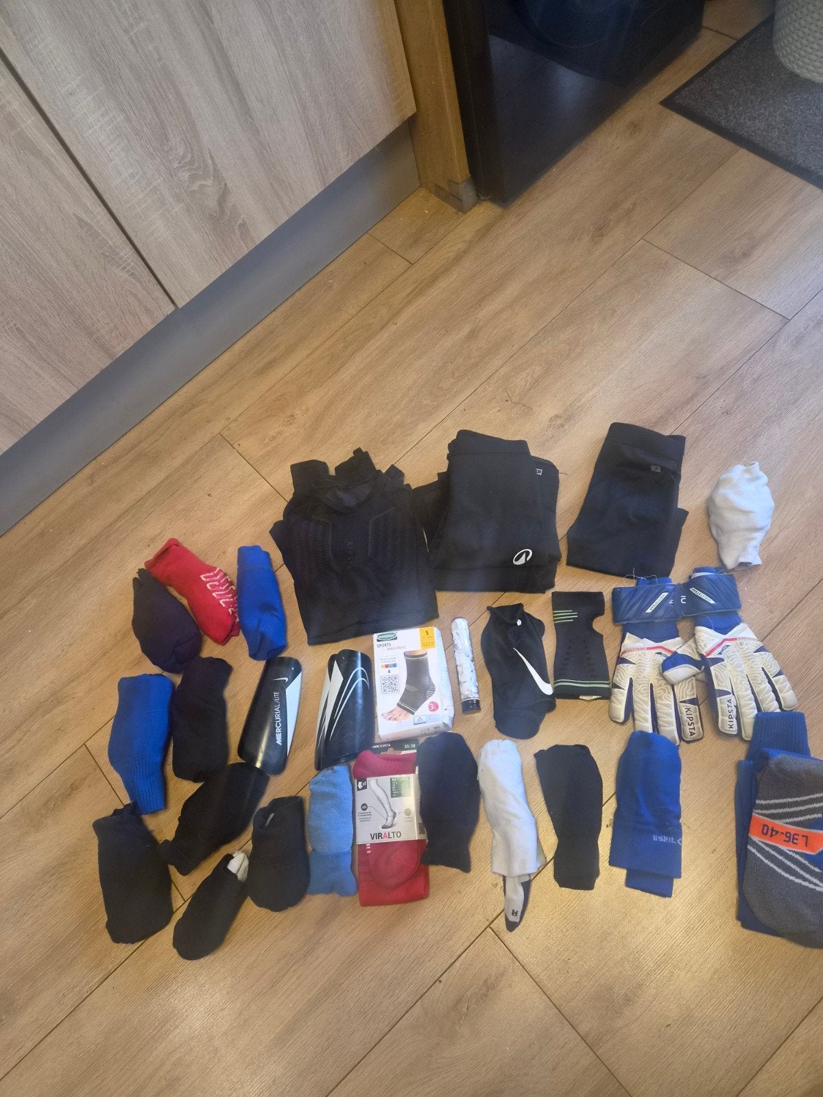 Grote pakket jongens voetbalspullen!, Marcela, Ophalen of Verzenden, 3402vk, Info@ustadbeheer.nl