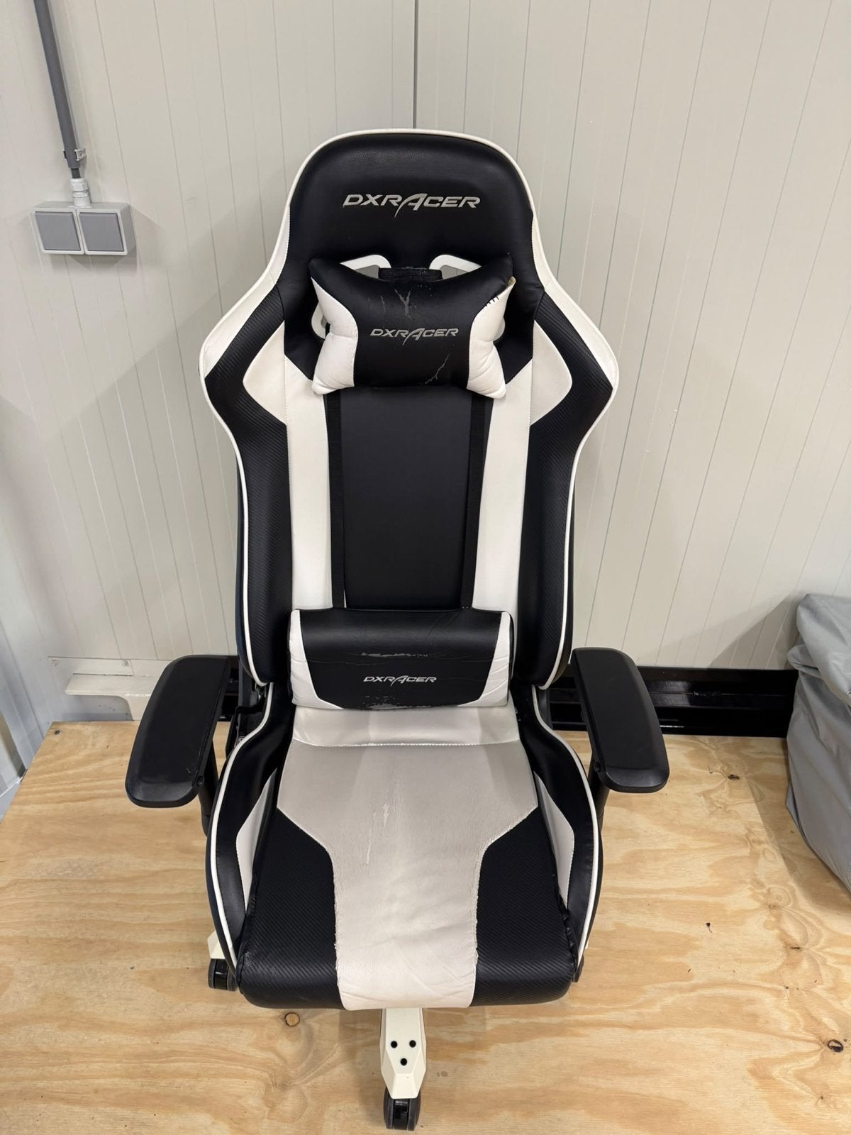 DXRacer Gaming Bureaustoel Zwart/Wit - Gebruikt, Huis en Inrichting, Ophalen, Gebruikt, Zwart, Bureaustoel