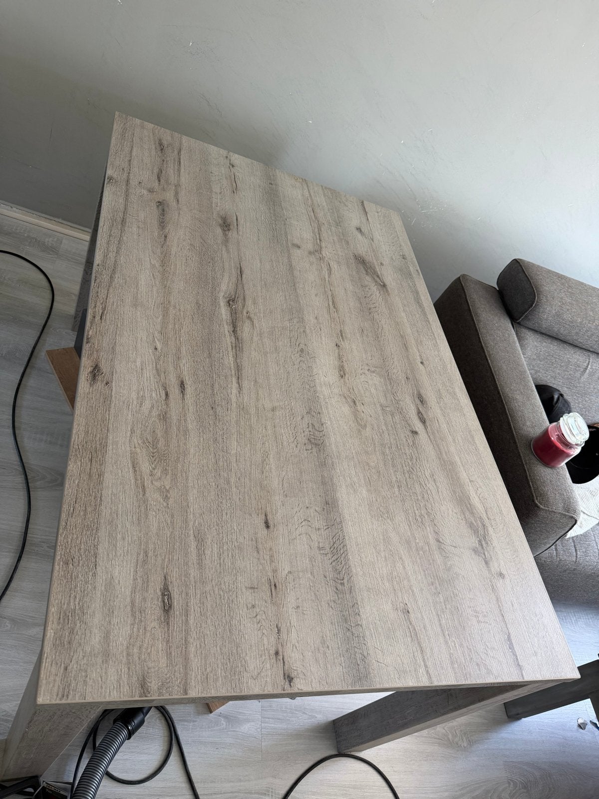 Stijlvolle houten tafel - perfect voor elke ruimte, Huis en Inrichting, Tafels | Eettafels, Ophalen, Gebruikt, 100 tot 150 cm