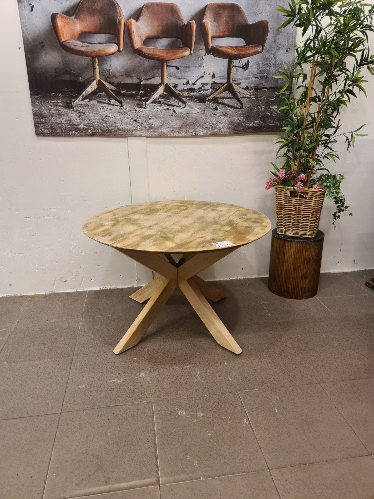 nieuwe eettafel rond 120cm mangohout spinpoot hout €250, Ophalen, Hout, ., Nieuw