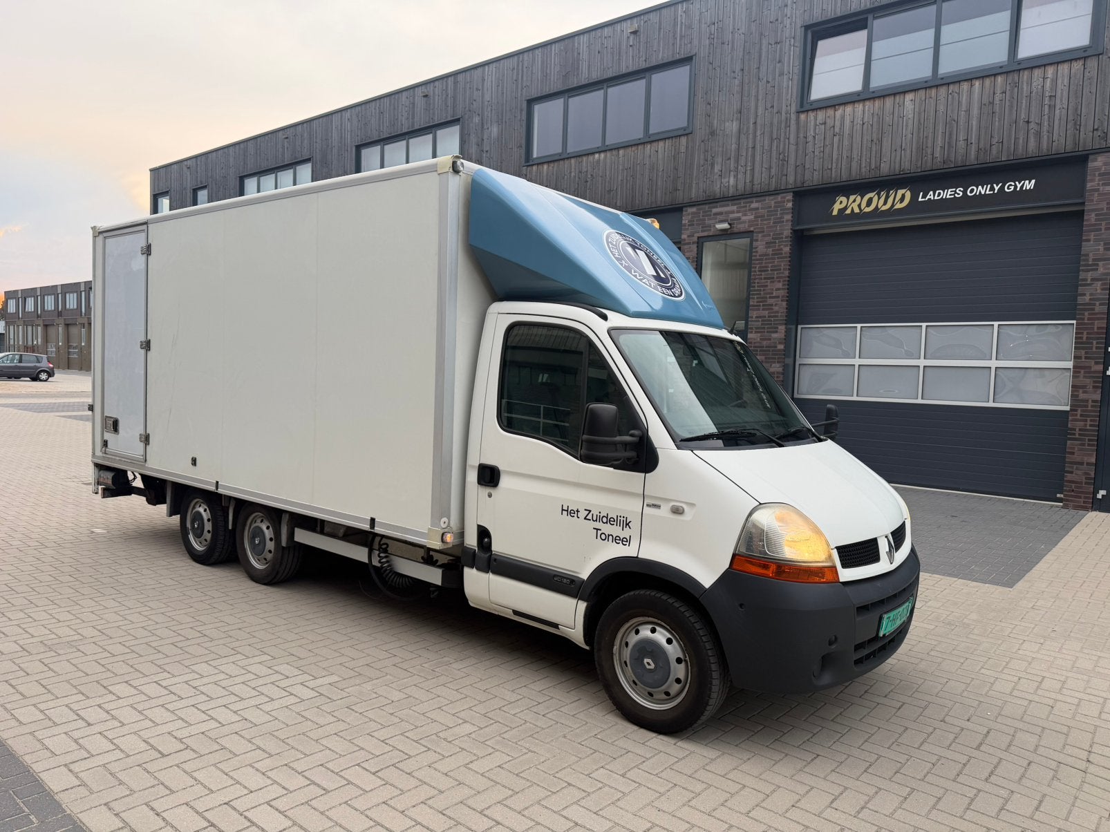 Renault Master Clixtar bakwagen 2.5 Dci 120 2015 Euro5 NAP!, Auto's, Voorwielaandrijving, Euro 5, Stof, 4 cilinders