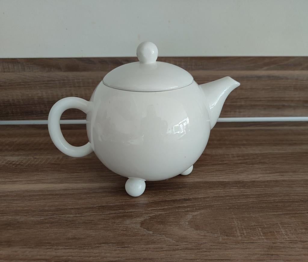 Wit porseleine theepot in zeer goede staat, 1,3 liter inhoud, Theepot/fluitketel, Ophalen of Verzenden, Zo goed als nieuw, Wit