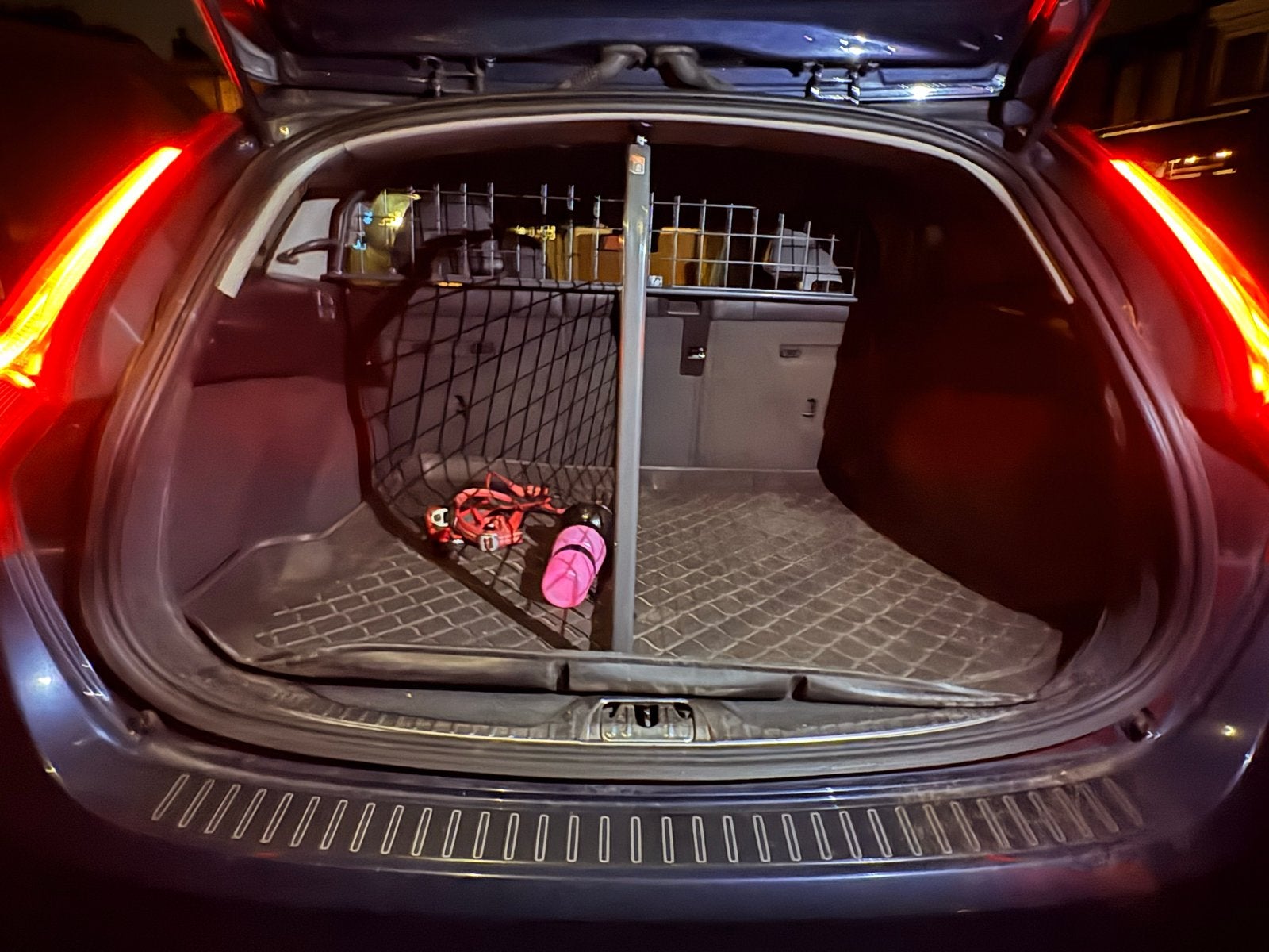 Hondenrek en kofferbakmat Volvo V60 (2010-2018), Ophalen, Gebruikt