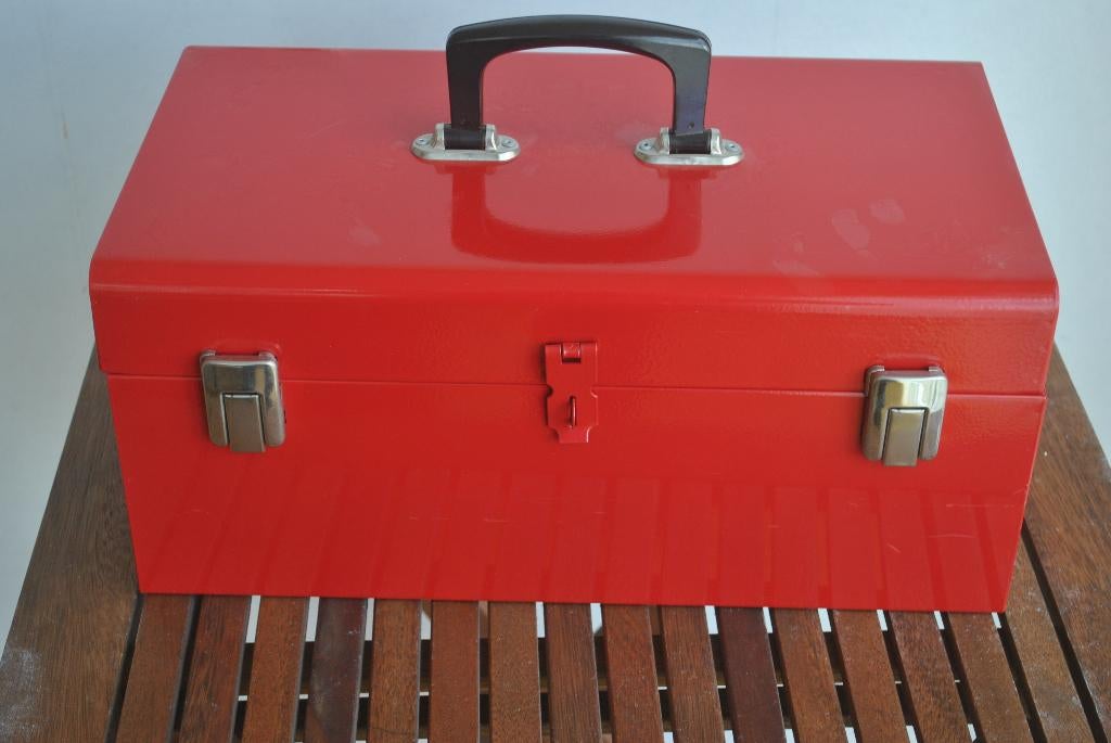 Metalen kist, 20 bij 45 bij 25 cm, rood, Minder dan 50 cm, Gebruikt, Minder dan 50 cm, Ophalen of Verzenden