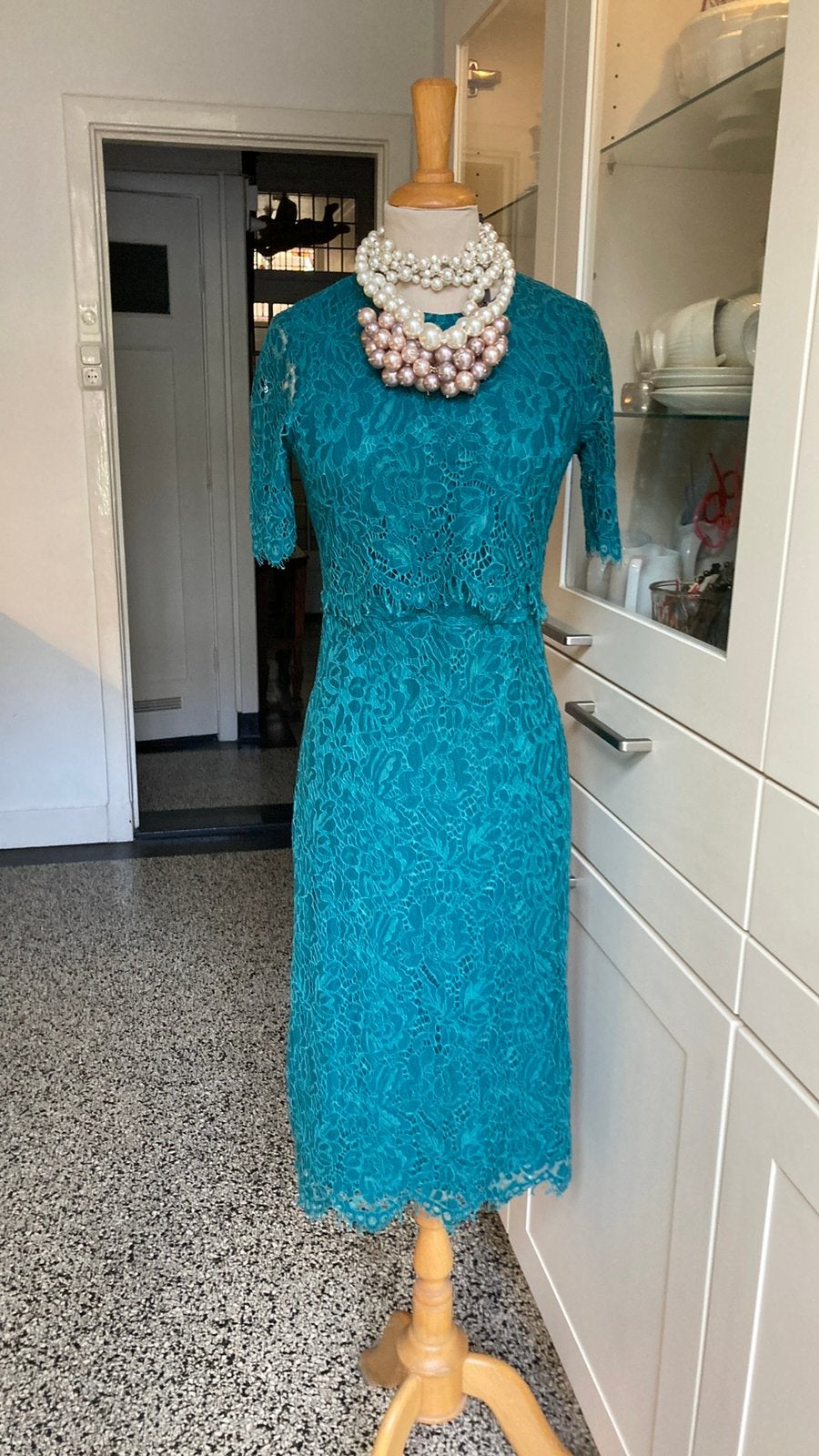 CLUB LONDON zee-groene KANTEN  jurk, 36 nieuwstaat, Kleding | Dames, Cocktailjurk, Ophalen of Verzenden, Zo goed als nieuw, Maat 36 (S)