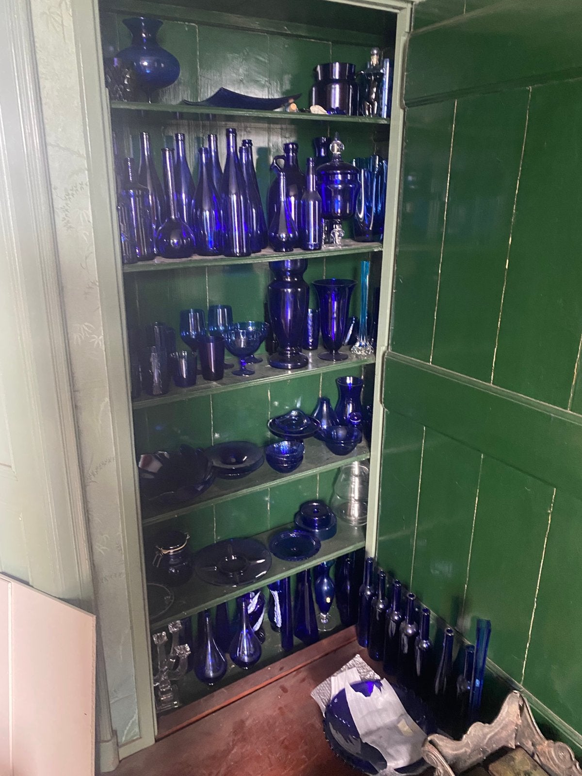 Ruim 200 stuks handgeblazen blauw glas, Verzamelen, Glas en Borrelglaasjes, Ophalen, Zo goed als nieuw, Overige typen