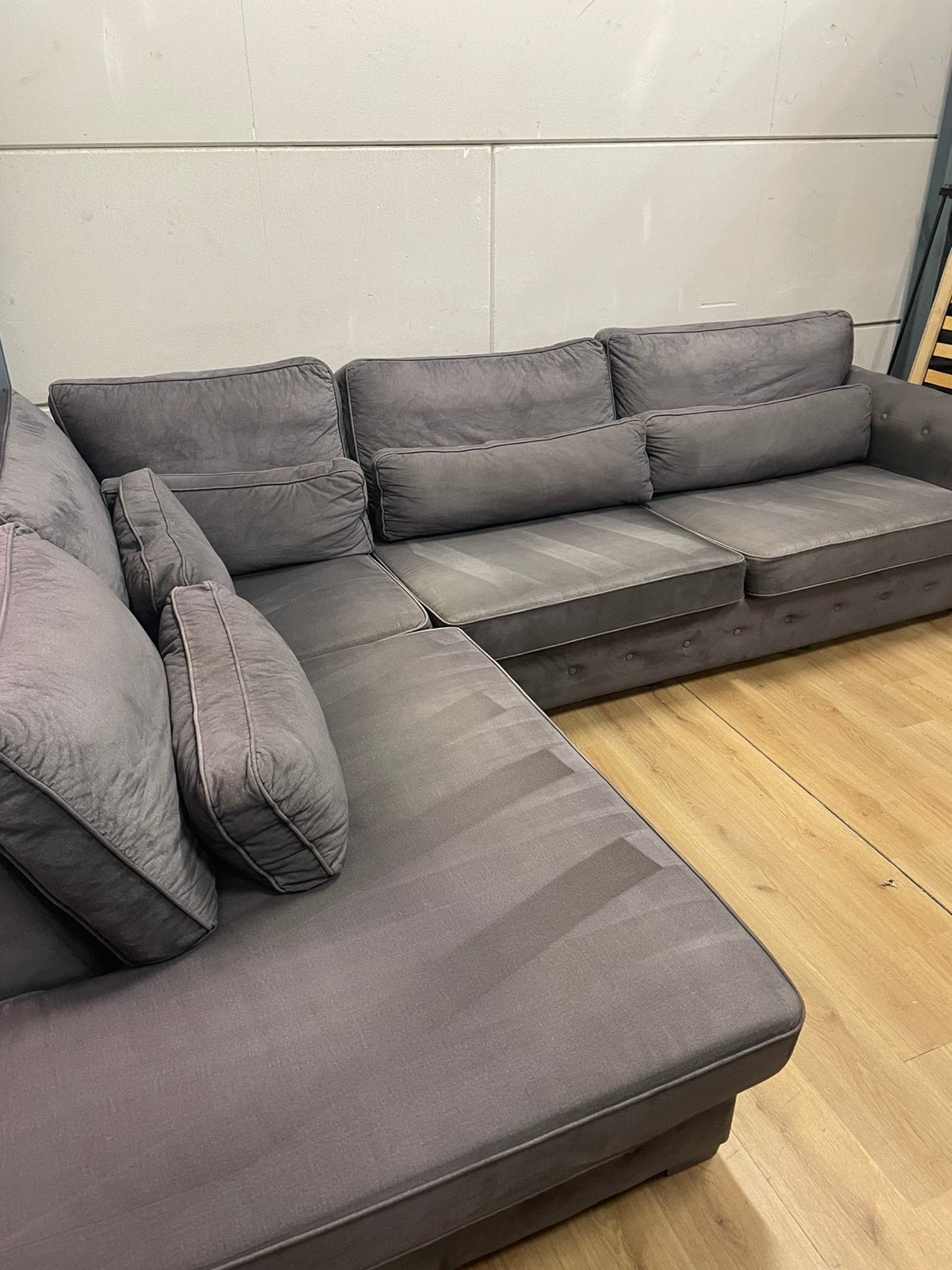 Mooie luxe grote grijze suede velvet hoekbank - GEREINIGD!!!, Ophalen, Luxe, Hoekbank, 300 cm of meer