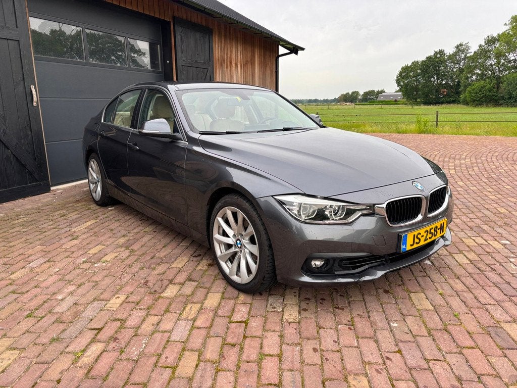BMW 3-serie 330e,HYBRIDE, LEER ,NAVI ,TREKHAAK, DUBBELSET WI, Auto's, Automaat, 1998 cc, Achterwielaandrijving, Gebruikt