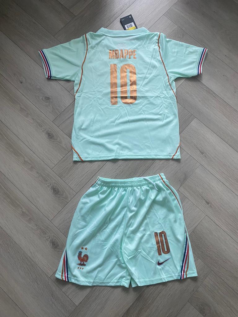 Frankrijk wk uittenue Killian Mbappe. Kids kinderen, Sport en Fitness, Voetbal, Maat XS of kleiner, Ophalen of Verzenden, Nieuw