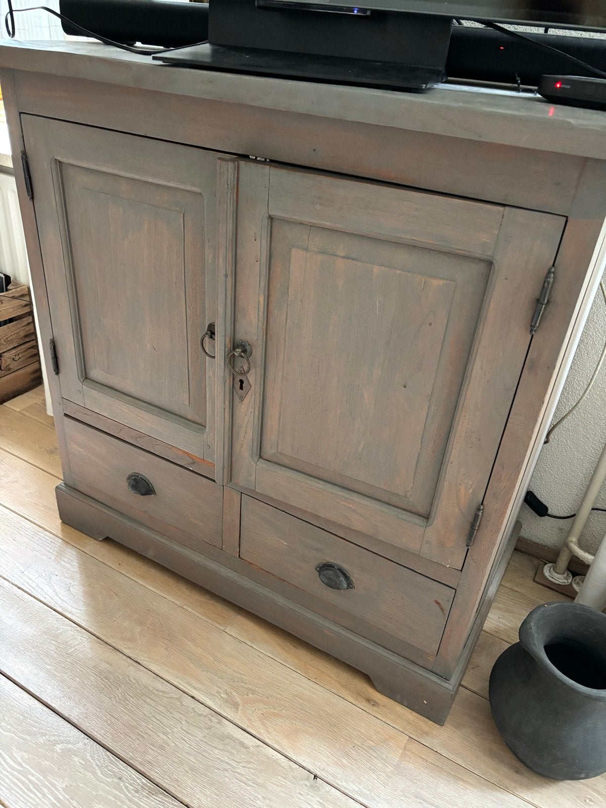 Teakhouten tv meubel grijs gebeitst met lades en legplanken, Ophalen, Gebruikt, Teakhout, 50 tot 100 cm