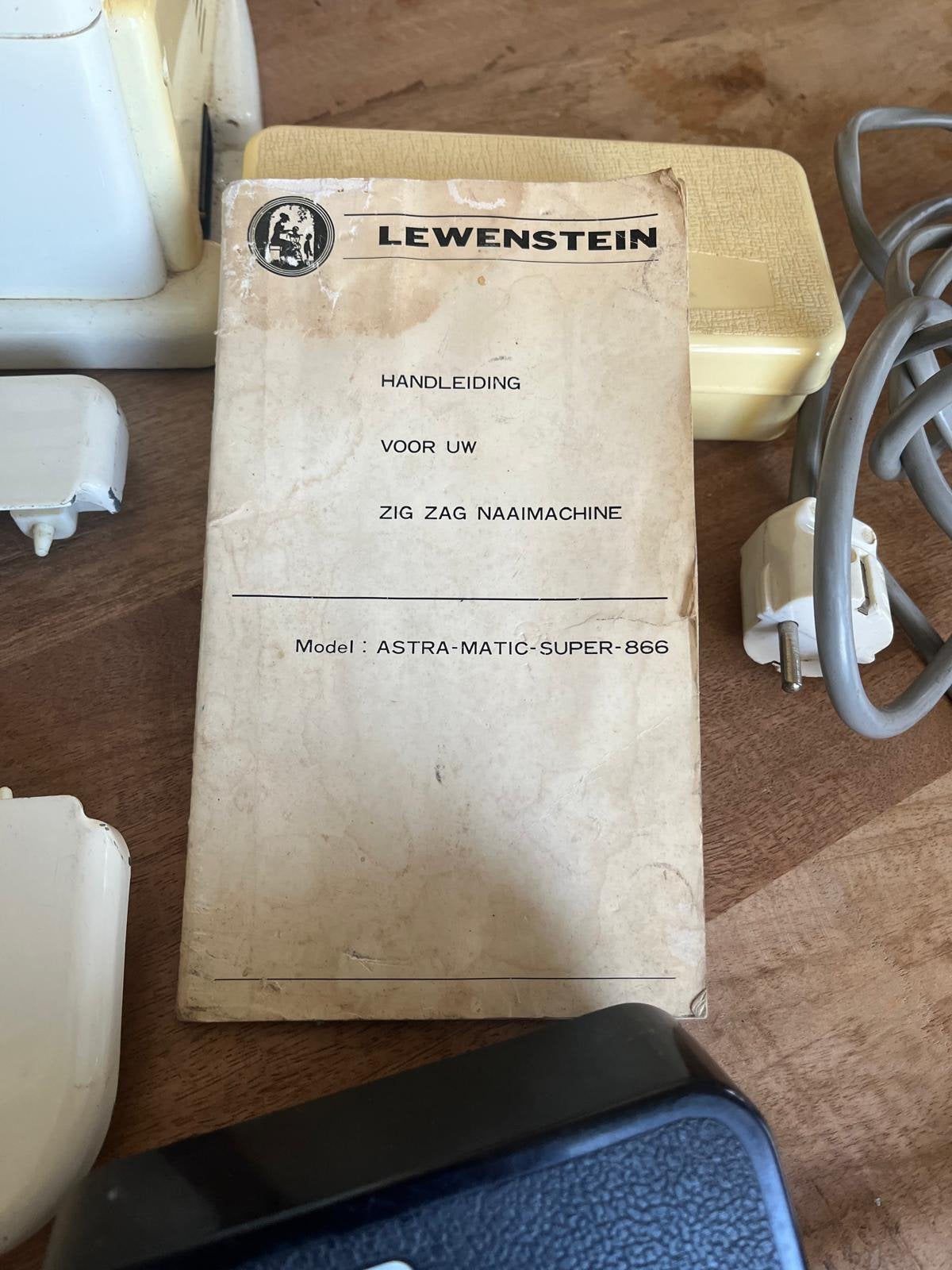 Leer en jeans naaien lewenstein !, Hobby en Vrije tijd, Ophalen, Gebruikt, Naaimachine, Lewenstein