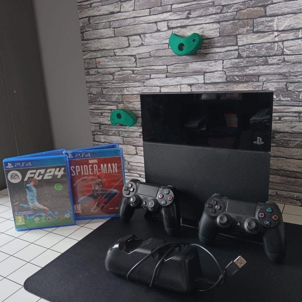 PlayStation 4 met 2 controllers, oplaadstation en 2 spellen, Spelcomputers en Games, Met 2 controllers, Ophalen of Verzenden, Original