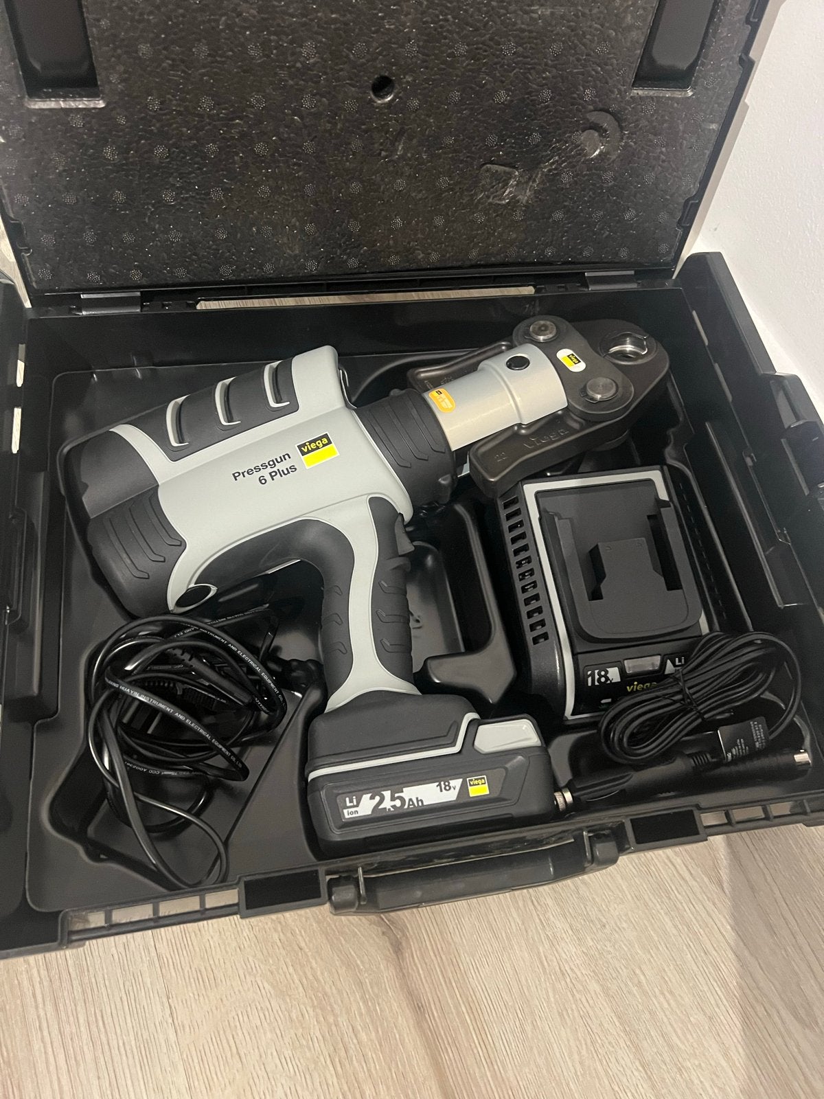 Viega Pressgun 6 Plus met acculader en persbekken, Ophalen, Nieuw, Overige typen, Viega