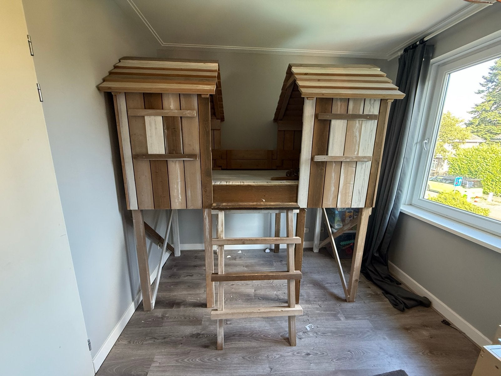 Kids factory boomhutbed - Hoogslaper MOET WEG!, Ophalen, 85 tot 100 cm, Gebruikt, Hoogslaper of Stapelbed