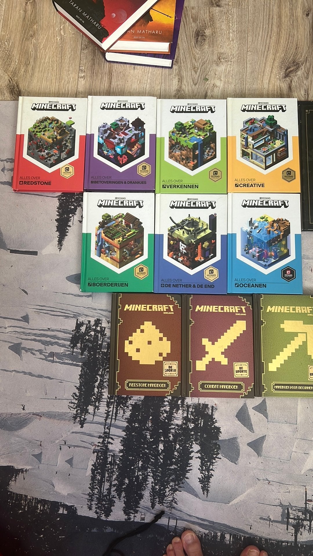 Grote collectie Minecraft boeken, Zo goed als nieuw, 3 spelers of meer, Vanaf 7 jaar, Ophalen