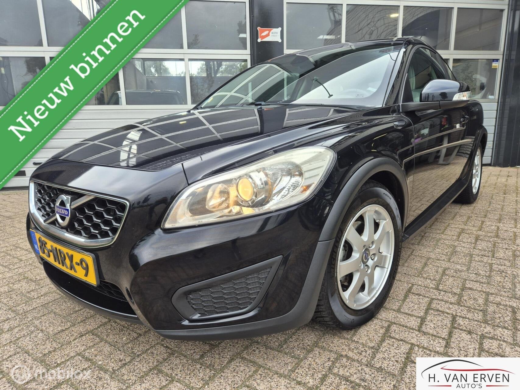 Volvo C30 2.0 1E EIGENAAR DEALERONDERHOUDEN XENON NAP!, Auto's, Automatische klimaatregeling, 4 cilinders, 4 stoelen, Zwart
