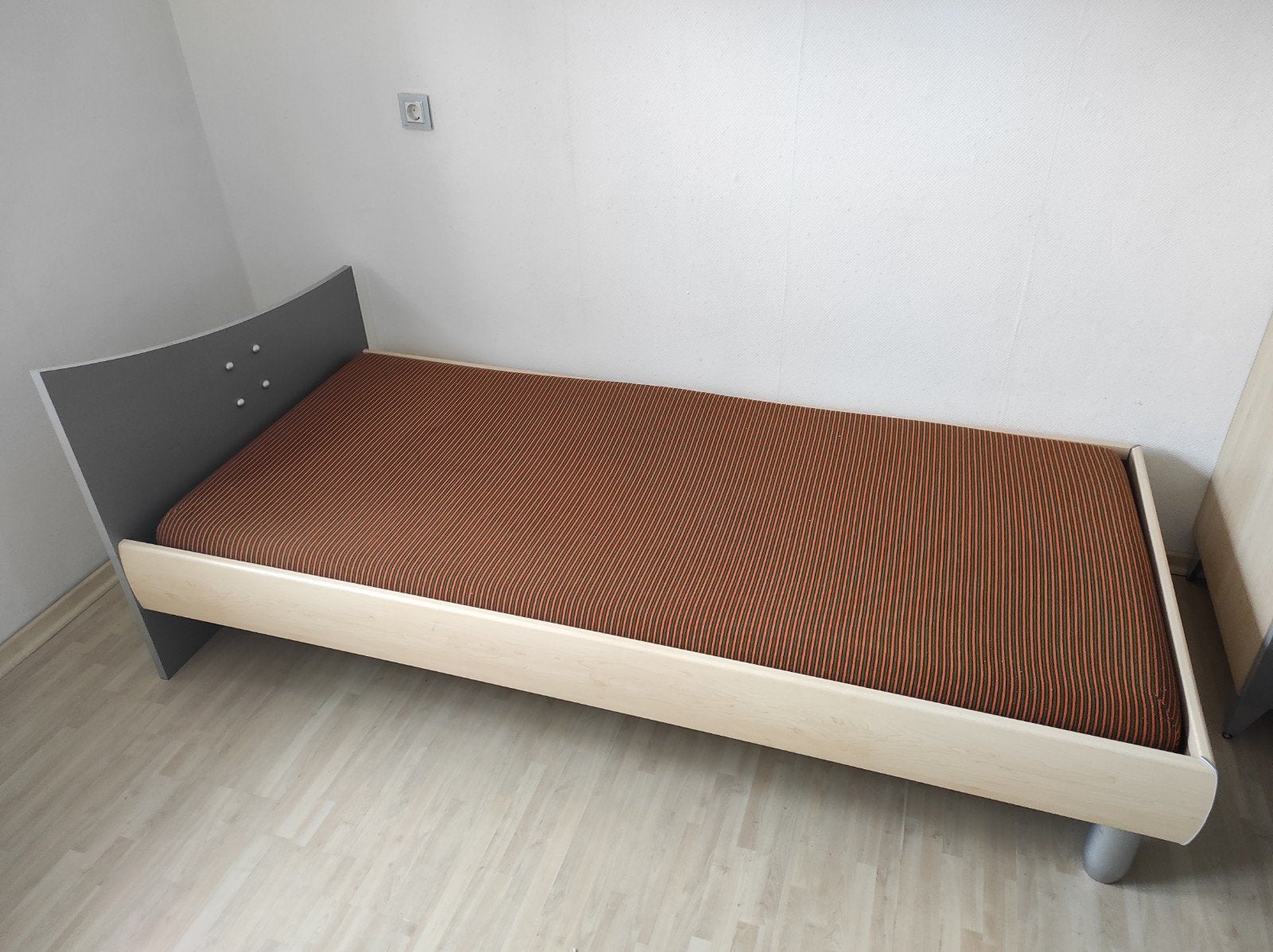 Eenpersoons bed beuken 90x200 met verstelbare bodem, Ophalen, Verstelbaar, 90 cm, Eenpersoons