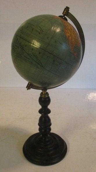 zeldzaam kleine globe wereldbol Vivien de St Martin Hachette, Antiek en Kunst, Verzenden