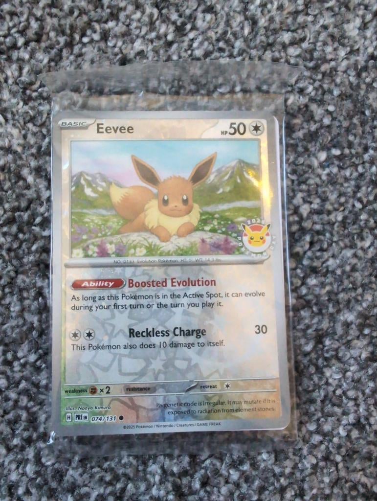 Eevee pokemon day promo sealed, Ophalen of Verzenden, Zo goed als nieuw