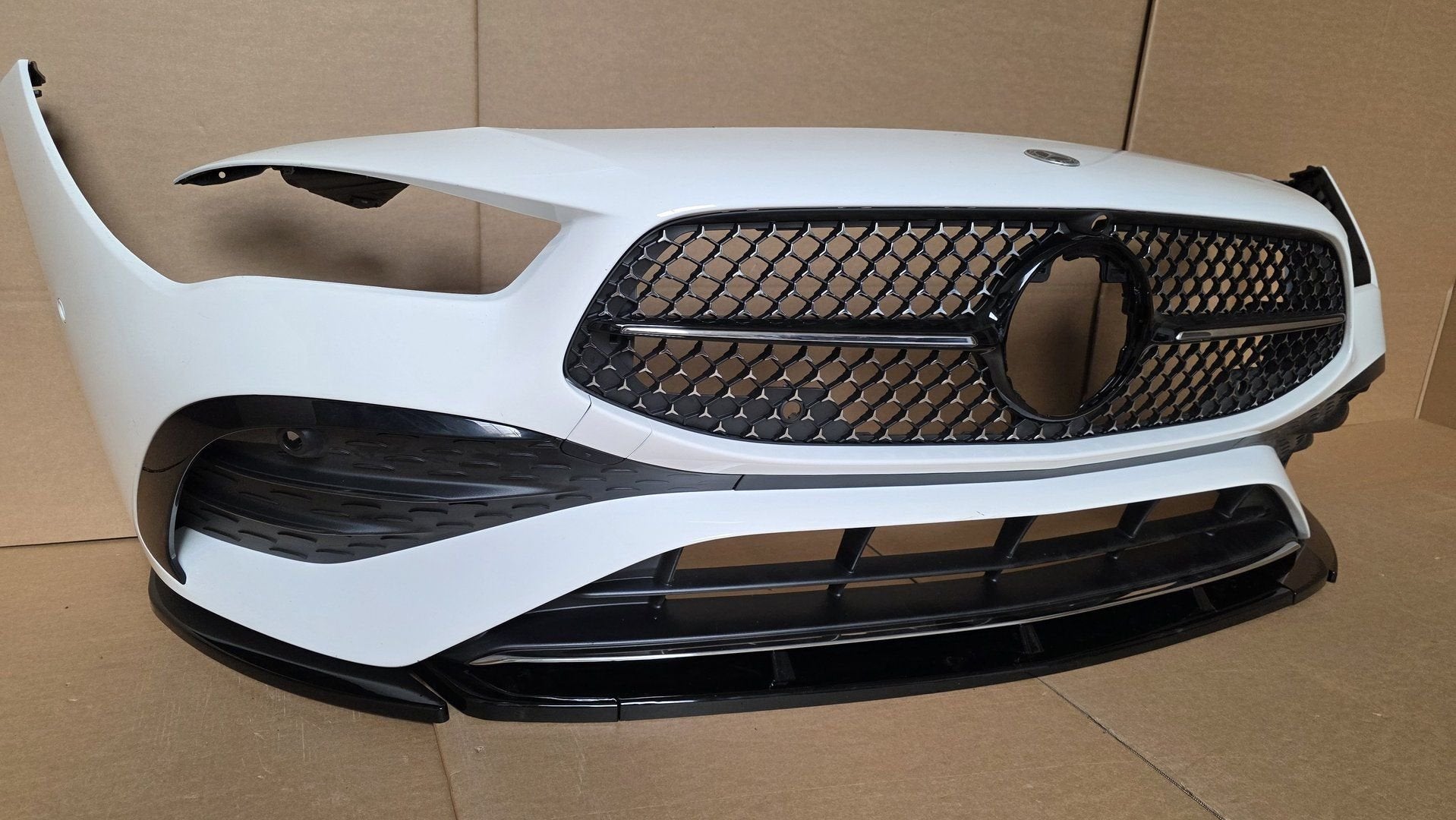 Voorbumper Mercedes Cla Klasse W118 Facelift AMG A1188856303, Auto-onderdelen, Gebruikt, -, Voor, Ophalen of Verzenden