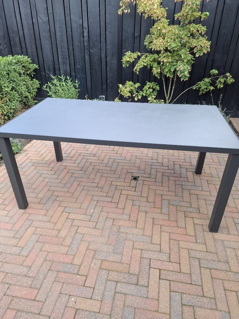 Tuintafel met glasplaat, Ophalen, Gebruikt