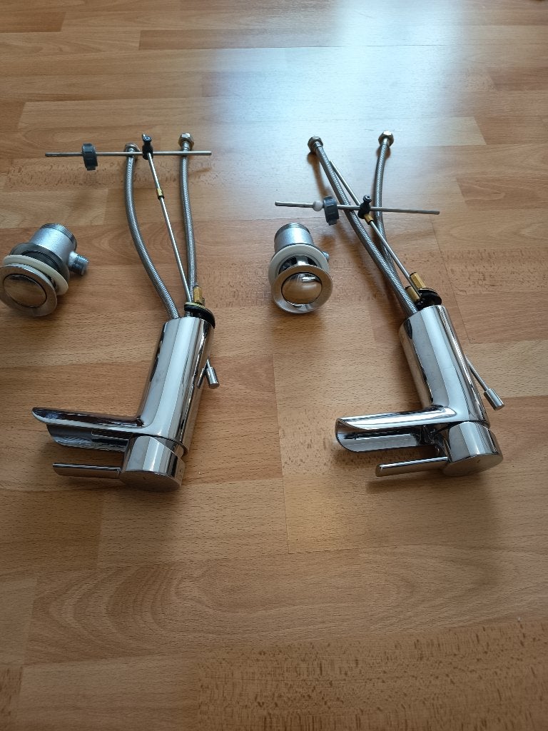 2 wastafelkranen, Ophalen, Zo goed als nieuw, Chroom, Kraan