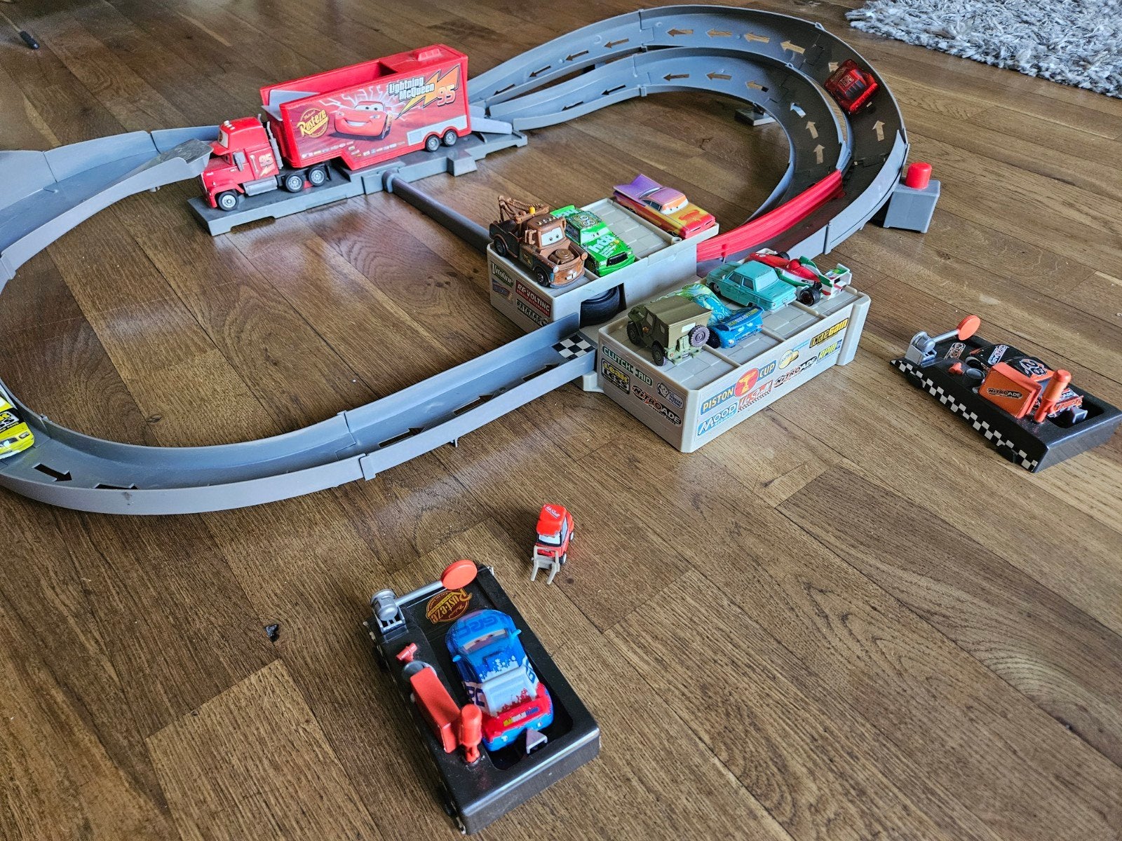 Grote set Disney Cars racebanen en speelsets, Handmatig, Ophalen, Overige merken, Racebaan