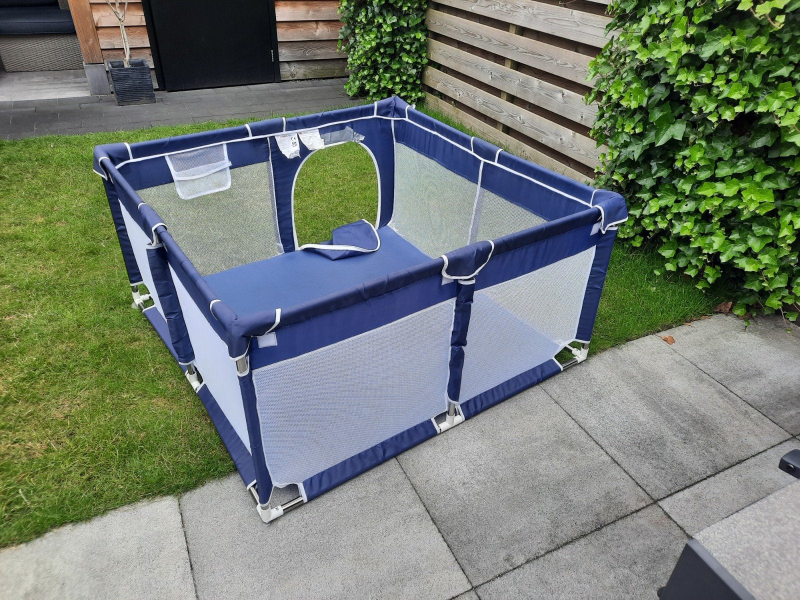Grondbox (voor buiten ) 130cm bij 130cm, Kinderen en Baby's, Boxen, Ophalen of Verzenden, Gebruikt, Vierkant