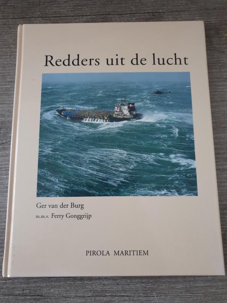 Redders uit de lucht - Ger van der Burg, Boeken, Ophalen of Verzenden, Gelezen, Ger van der Burg
