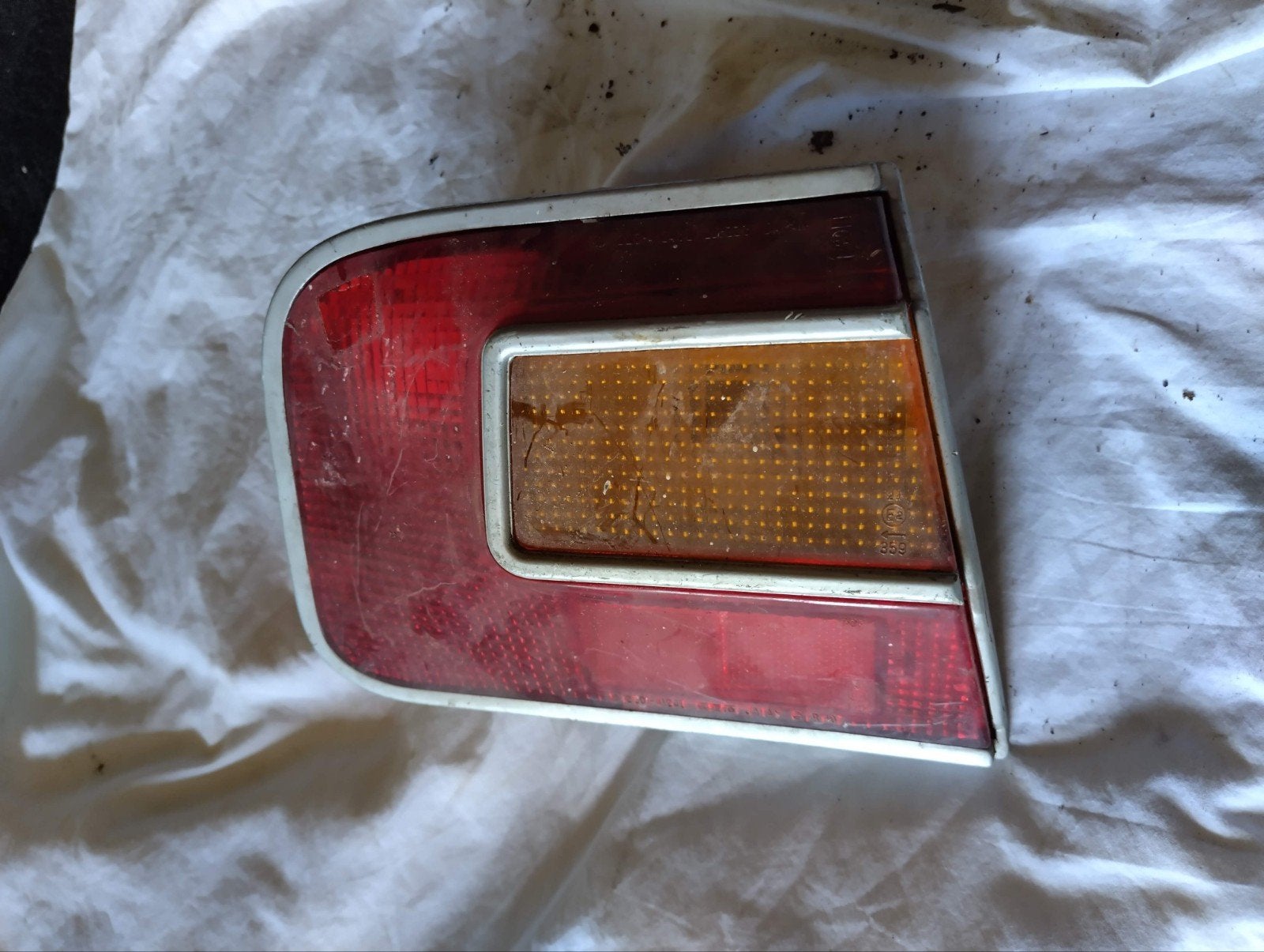 Mazda 1000 1200 1300 (Delux) linker achterlicht 1967-1977, Ophalen of Verzenden, Gebruikt, Mazda