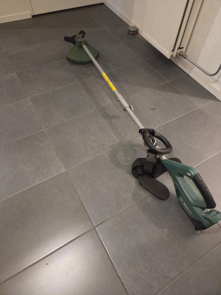 Bosch trimmer, Tuin en Terras, Ophalen, Zo goed als nieuw, Elektrisch