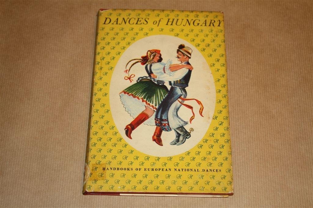 Dances of Hungary, 1950. Handboek Europese volksdansen., Boeken, Kunst en Cultuur | Dans en Theater, Ophalen of Verzenden, Gelezen