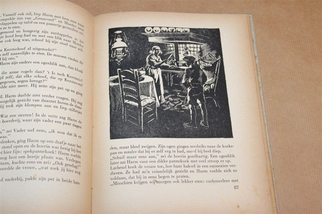 De Kerstschoof — Vintage Kinderboek met Kerstverhalen 1945, Ophalen of Verzenden, Gelezen, Fictie algemeen