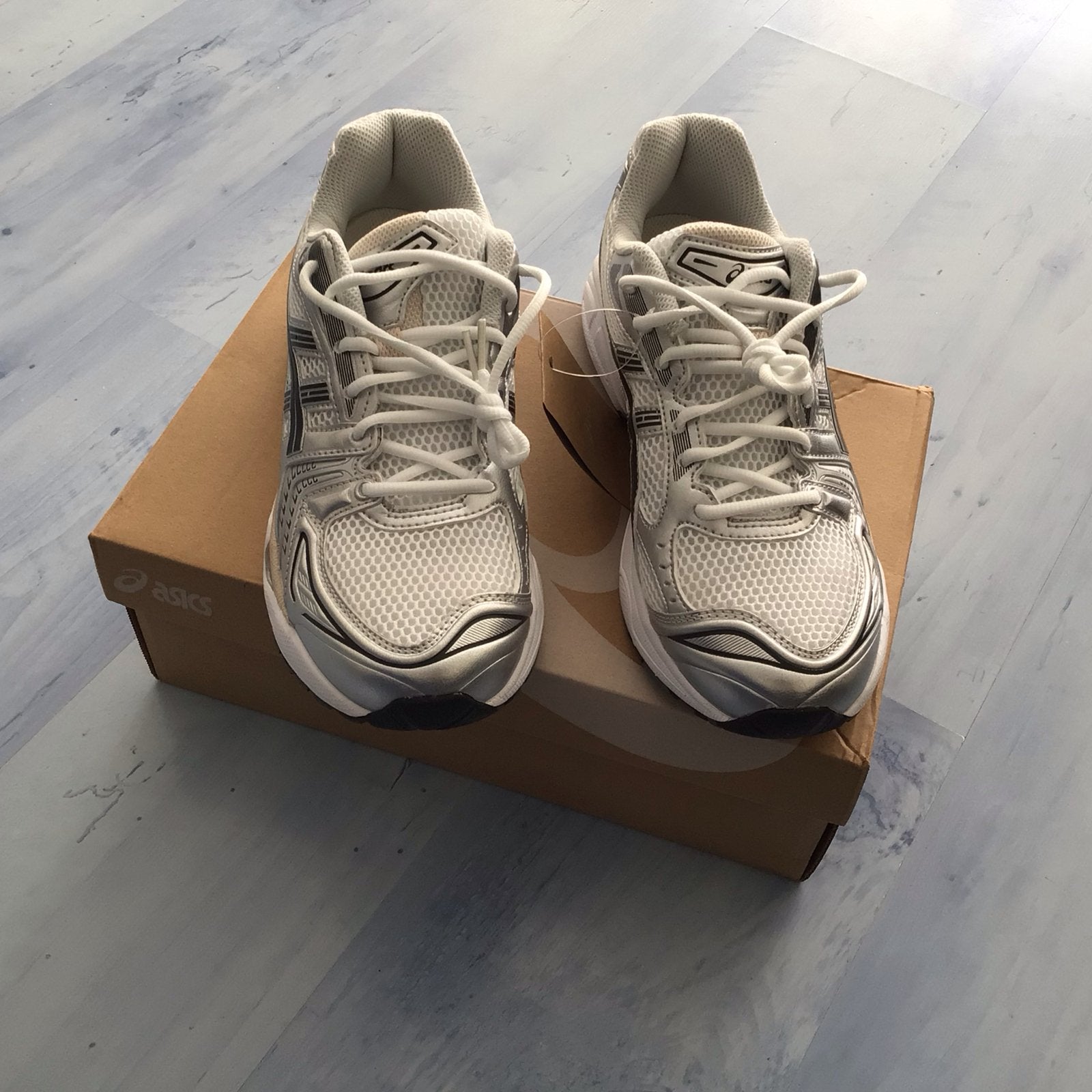 ASICS Sneakers Maat 42 - Nieuw en Ongedragen, Kleding | Heren, Wit, Nieuw, Ophalen of Verzenden, Sneakers of Gympen
