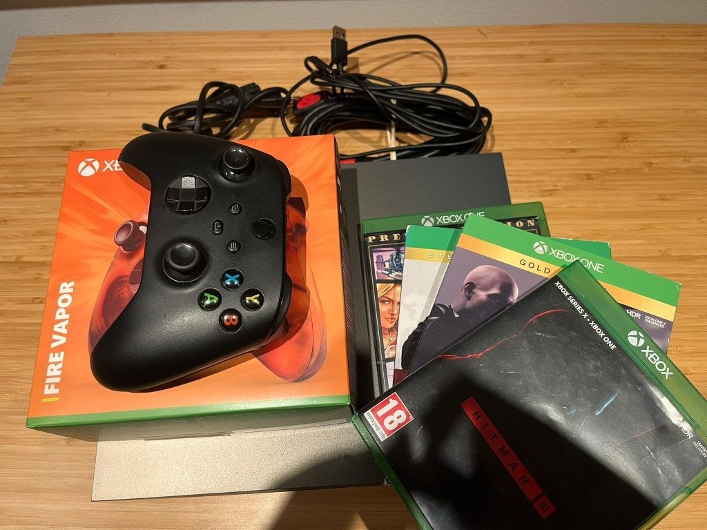 Xbox one gold rush ( limited edition) inc. controllers+games, Gebruikt, Met 2 controllers, Ophalen of Verzenden, 1 TB