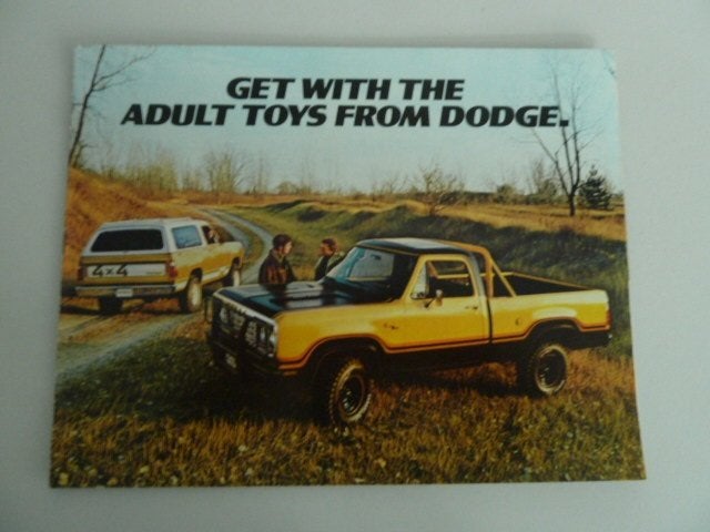 1977 Dodge Get With the Adult Toys Brochure USA, Ophalen of Verzenden, Gelezen, Overige merken