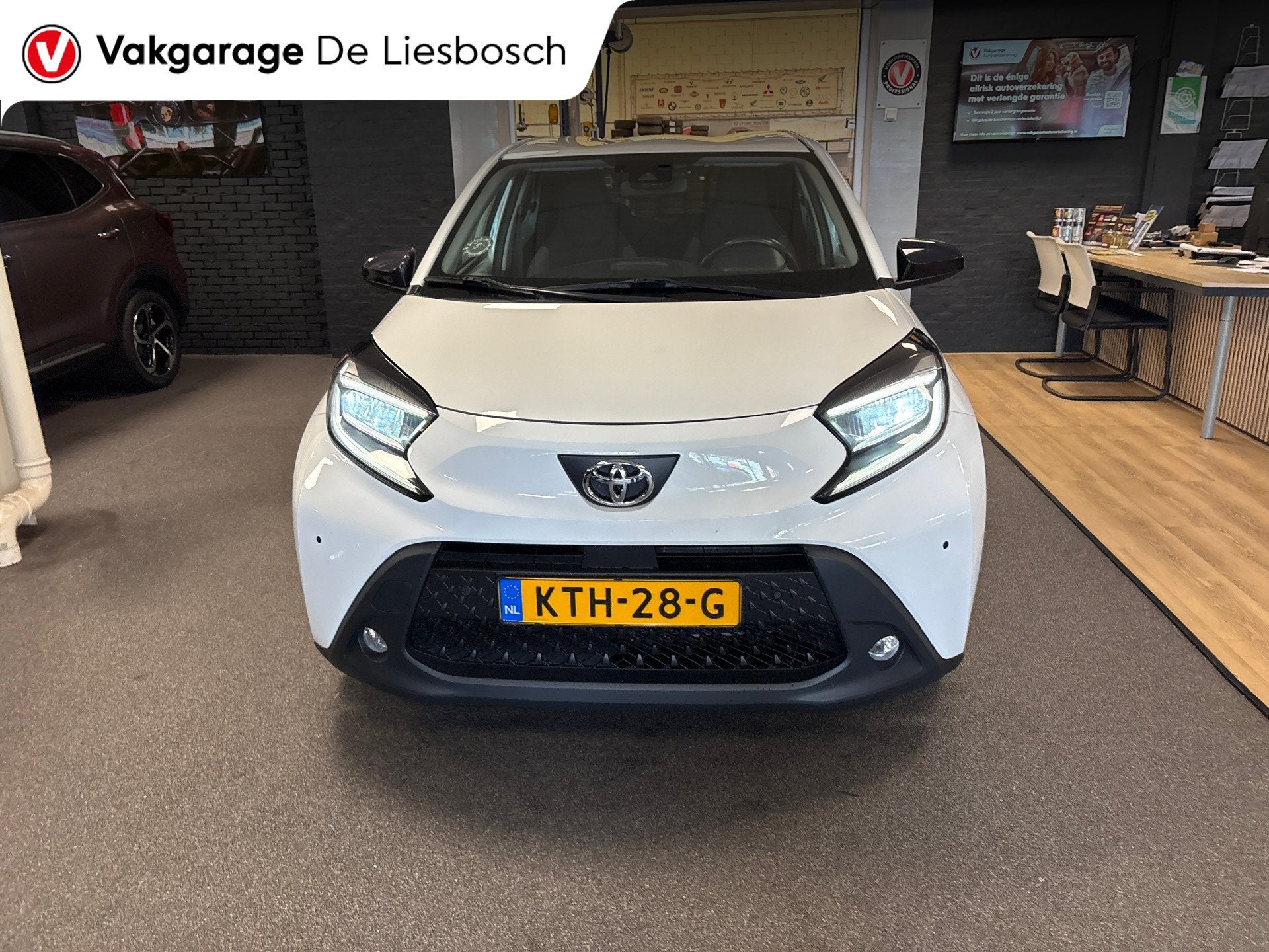 Toyota Aygo X 1.0 VVT-i MT Play /clima/stoelverw / camera/cr, Auto's, Stof, Gebruikt, 920 kg, 4 stoelen