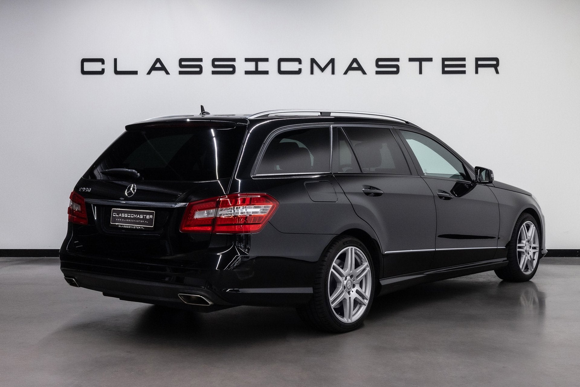 Mercedes-Benz E-Klasse Estate 500 Avantgarde Btw auto, Fisca, Auto's, Mercedes-Benz, Automaat, Achterwielaandrijving, Gebruikt