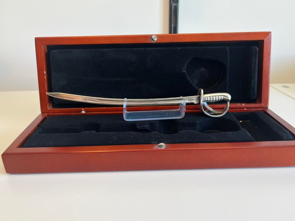 Miniatuur marechaussee klewang, Verzamelen, Ophalen of Verzenden, Marechaussee, Nederland, Zwaard of Sabel