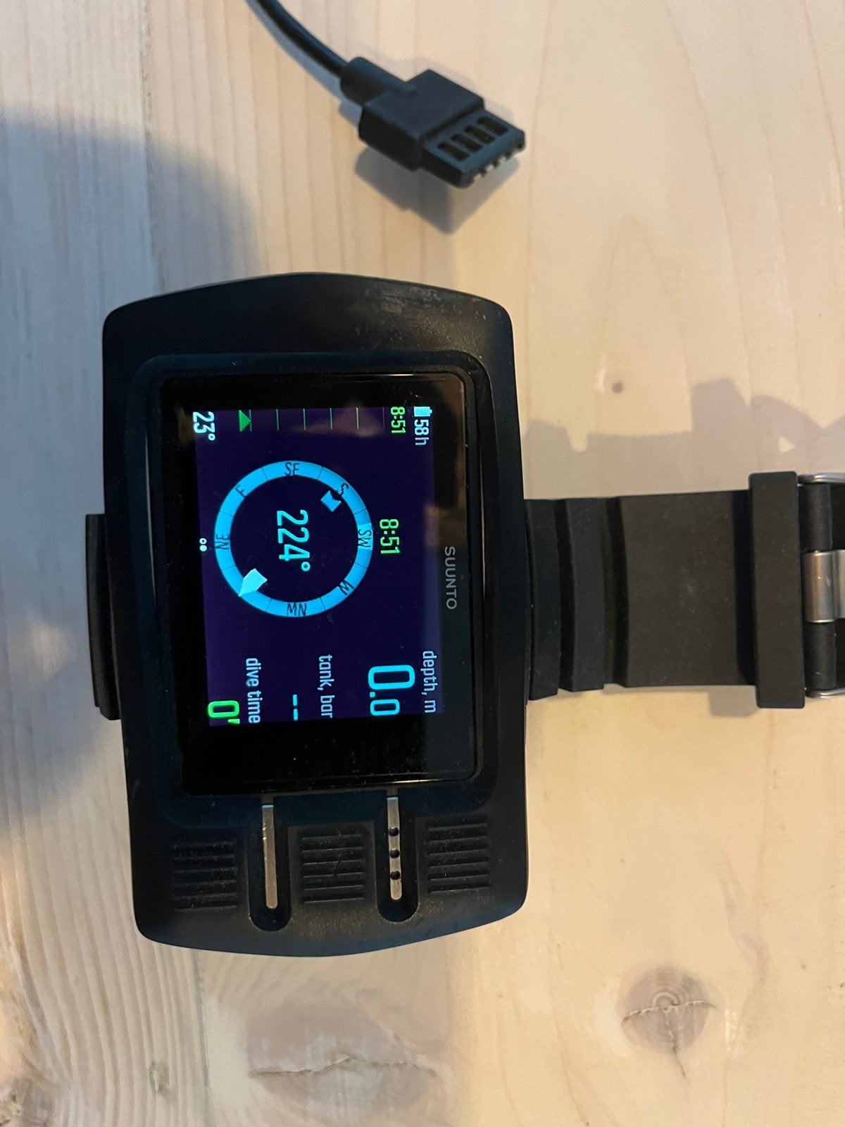 Suunto EON Steel duikcomputer (Model DW141) incl. oplaadkabe, Watersport en Boten, Ophalen of Verzenden, Gebruikt