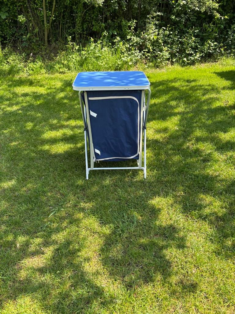 Campingkast met tafelblad - Ideaal voor de camping!, Caravans en Kamperen, Ophalen, Zo goed als nieuw