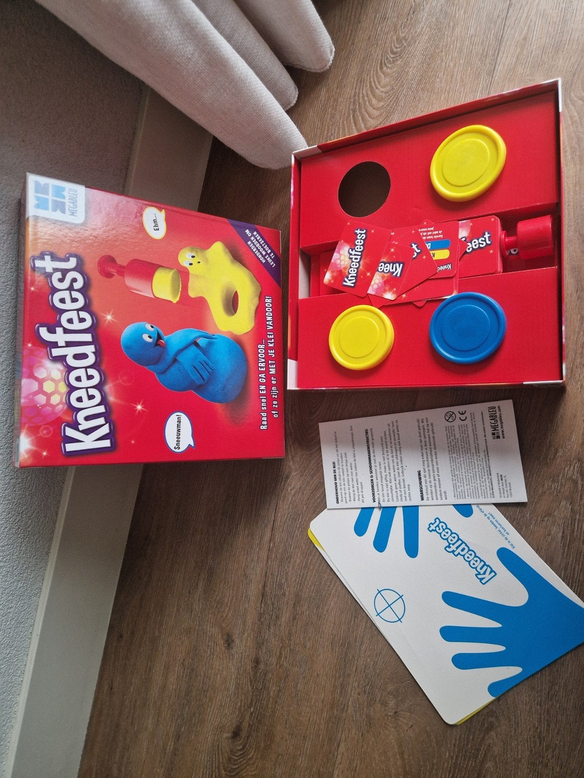Kneedfeest Spel - Raad en Kneed met Klei Plezier, Hobby en Vrije tijd, Drie of vier spelers, Ophalen, Gebruikt, MEGABLEU