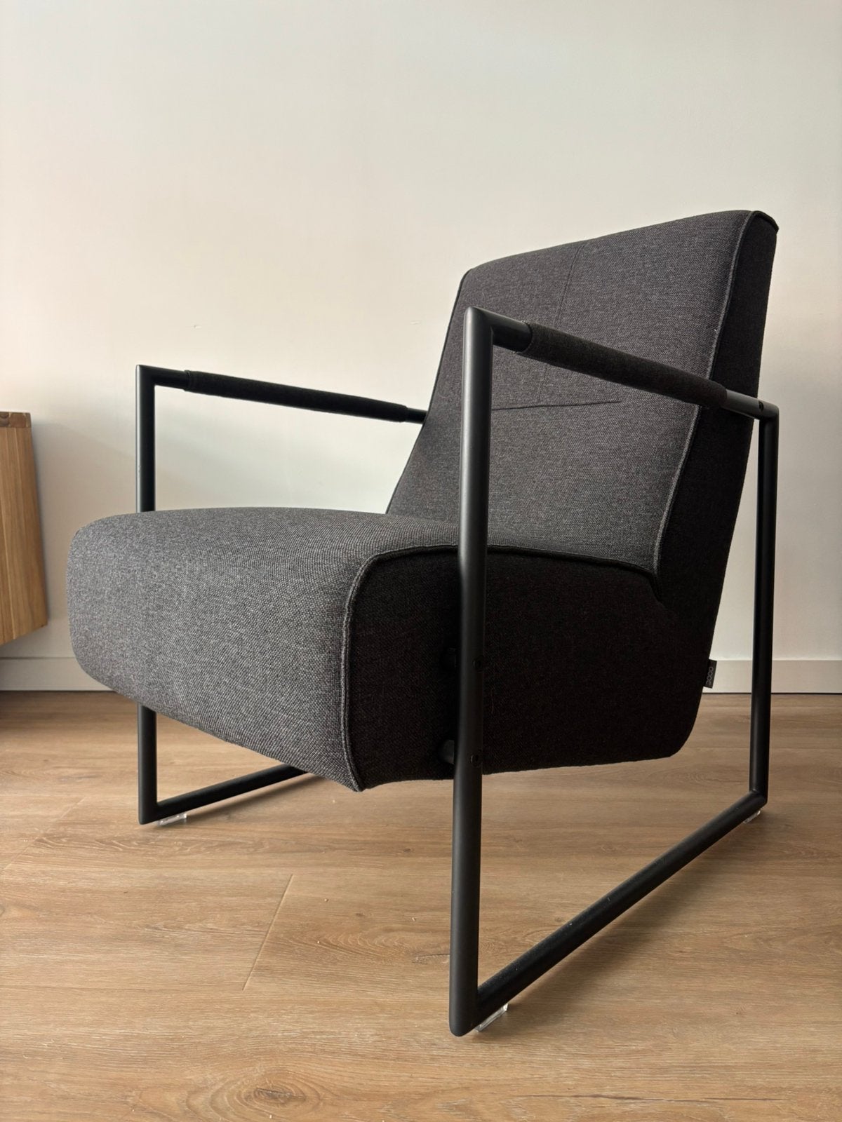 Moderne scandinavische fauteuil van: Xooon, Ophalen, Zo goed als nieuw, 50 tot 75 cm