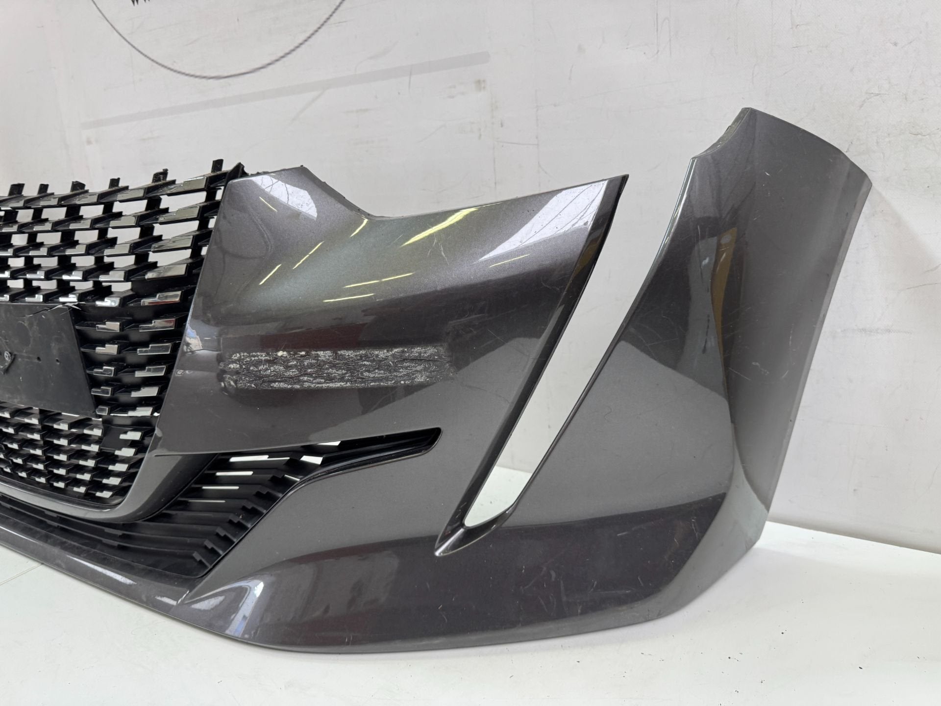 PEUGEOT 208 II VOORBUMPER BUMPER, Taurusavenue 1
2132 LS  Hoofddorp, NL, Gebruikt, Contact.group@renault.com, Ophalen of Verzenden