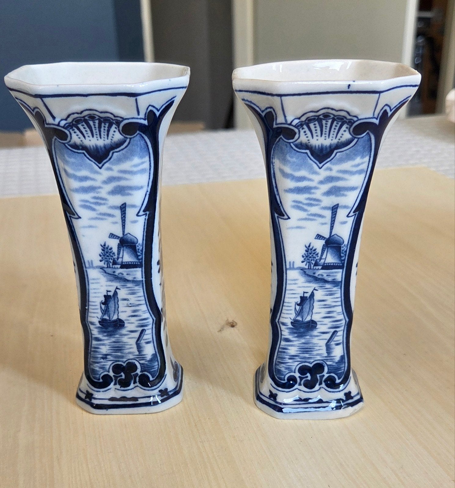 Set van 2+1 Delftse vazen met molen en schip decor, Antiek en Kunst, Ophalen