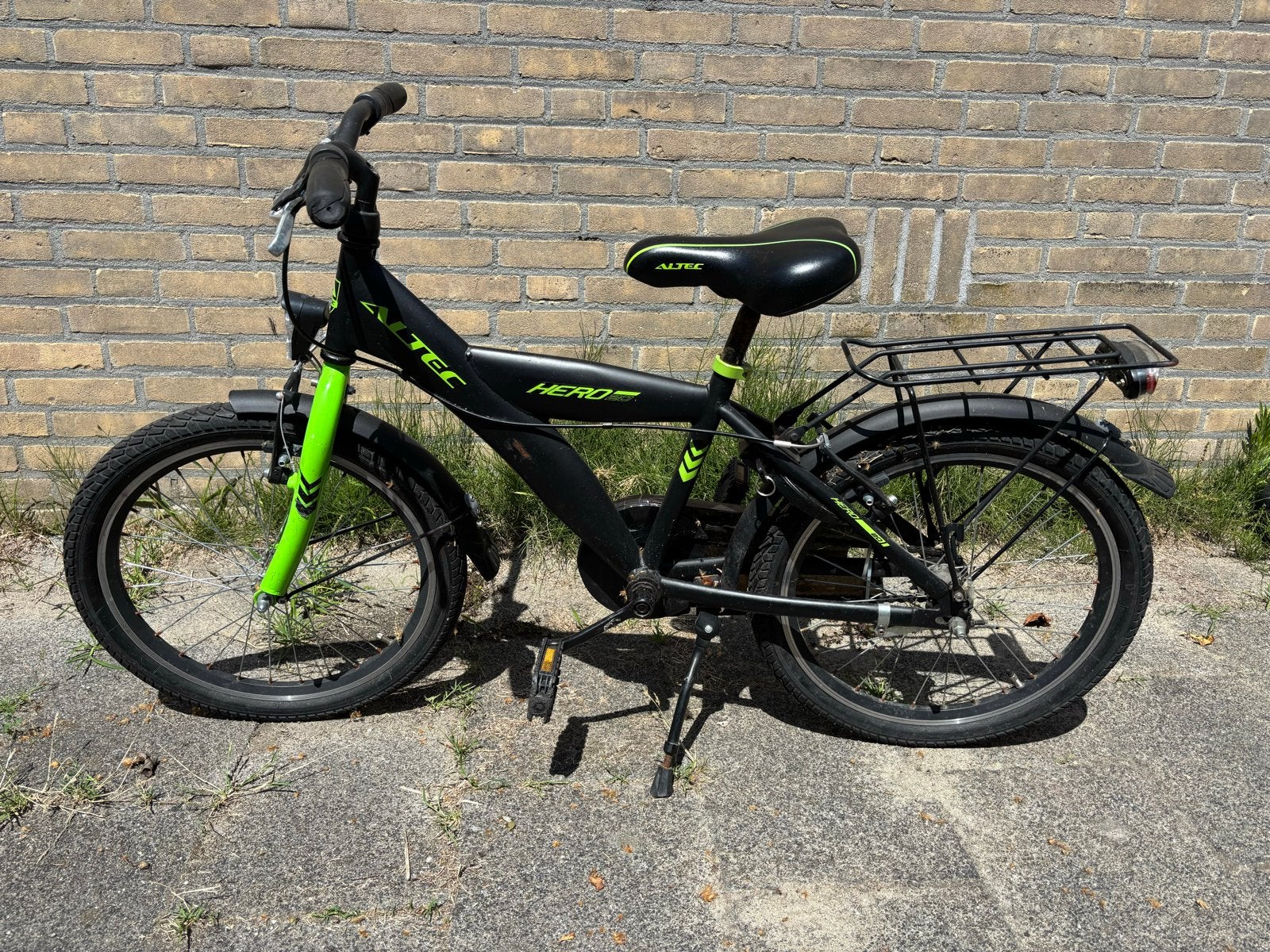 Altec Hero 20 inch kinderfiets - Zwart/Groen, Ophalen, Gebruikt, Velgrem, 20 inch of meer