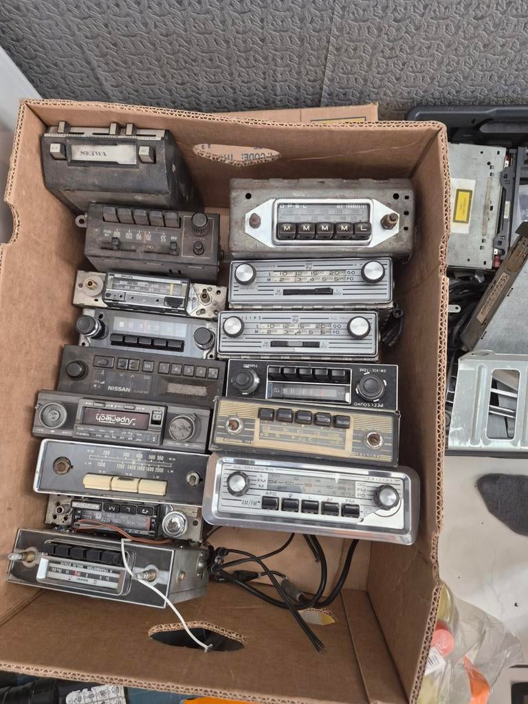 Opruiming partij oude autoradio's, Auto diversen, Autoradio's, Ophalen, Gebruikt