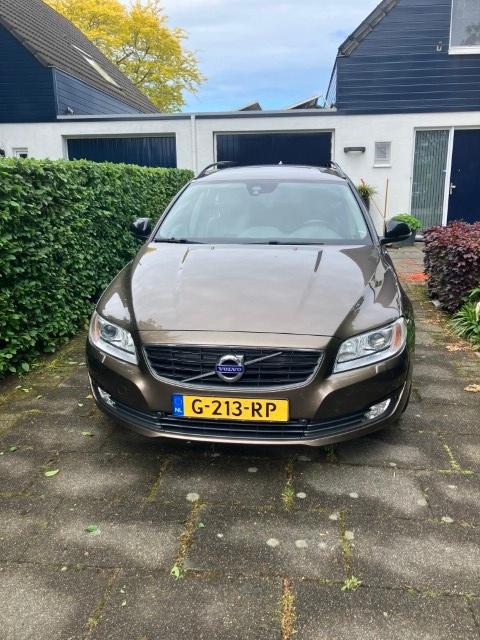 Volvo V70 D3 136pk Start/stop Geartronic 2015 Bruin, Auto's, Euro 5, 136 pk, Zwart, Stationwagon