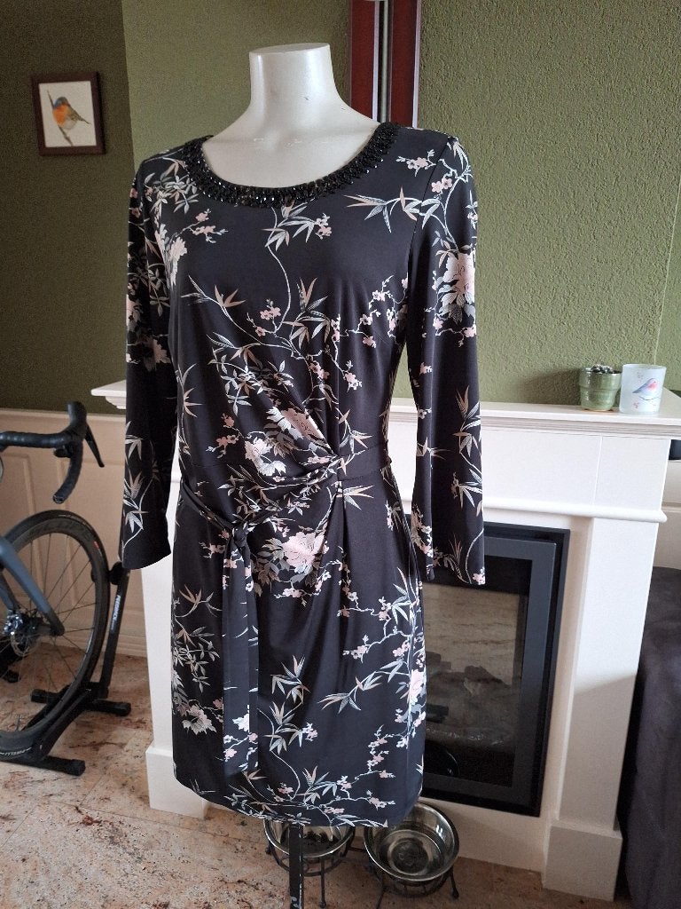 K-Design K Design mooie halslijn zwart jurk M 38, Kleding | Dames, Jurken, Maat 38/40 (M), K-design, Verzenden, Zwart
